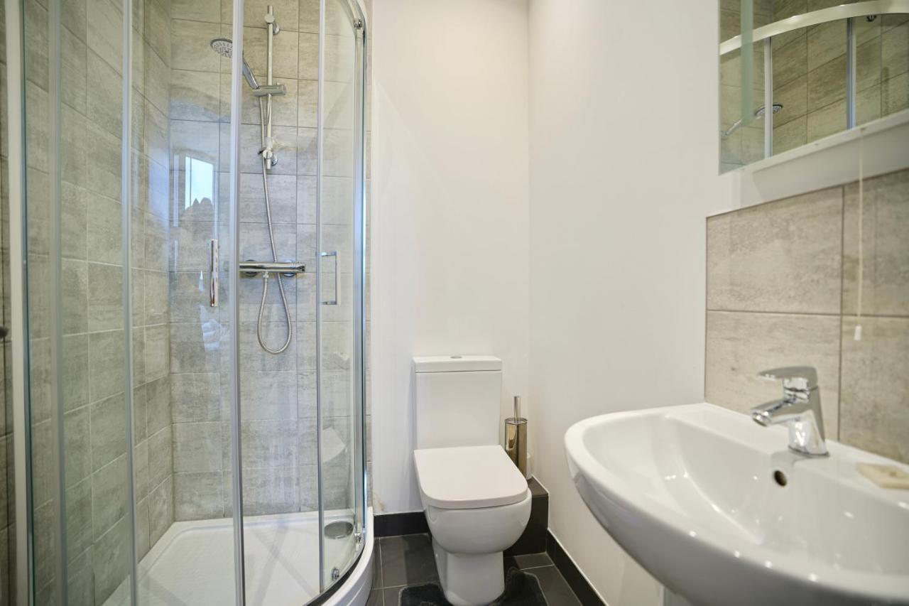 Apartmán Bayard Plaza Peterborough Exteriér fotografie