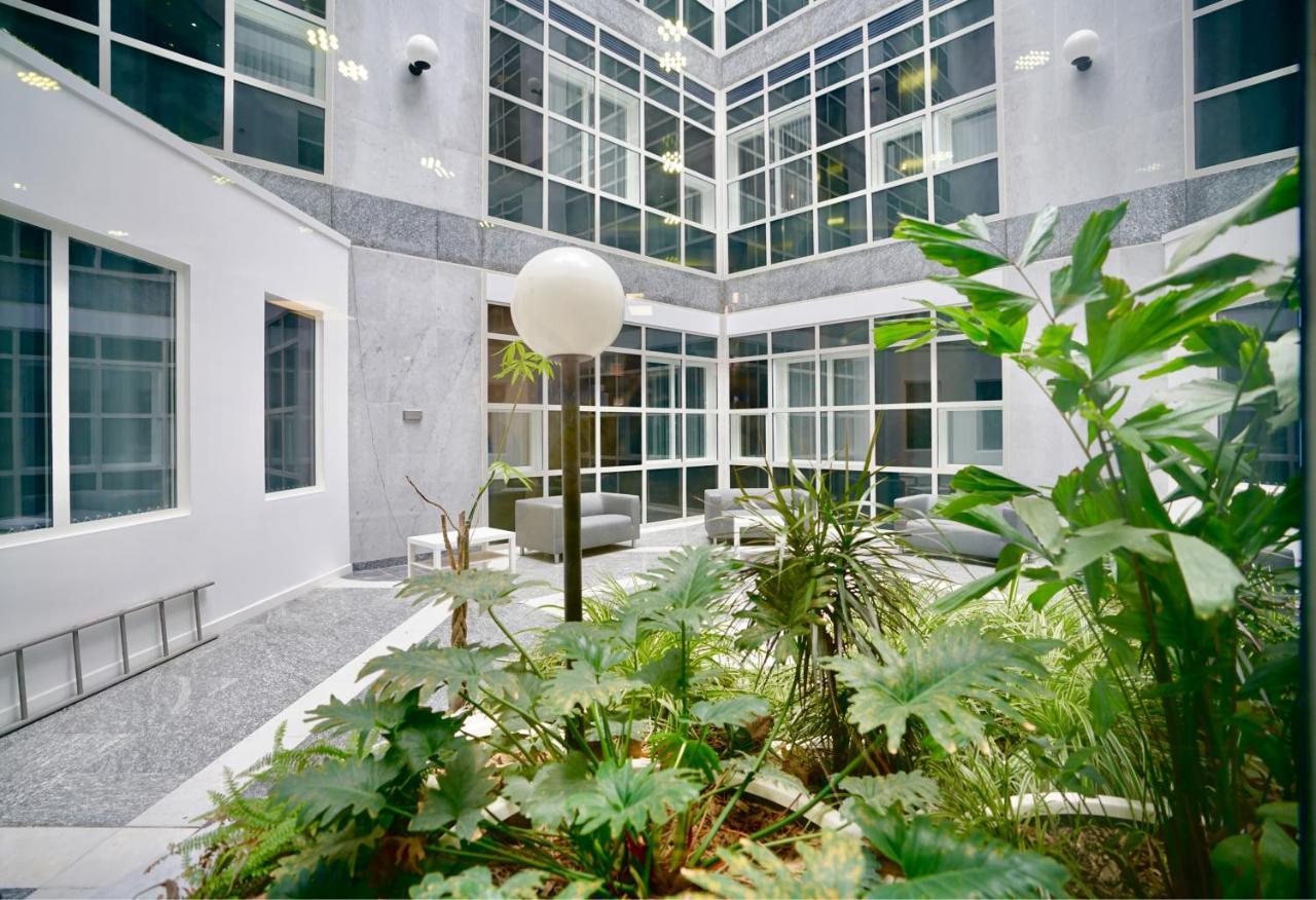 Apartmán Bayard Plaza Peterborough Exteriér fotografie
